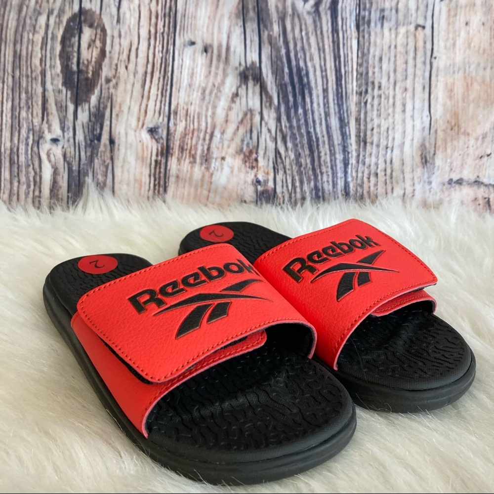 NWOT Kids Reebok Slides